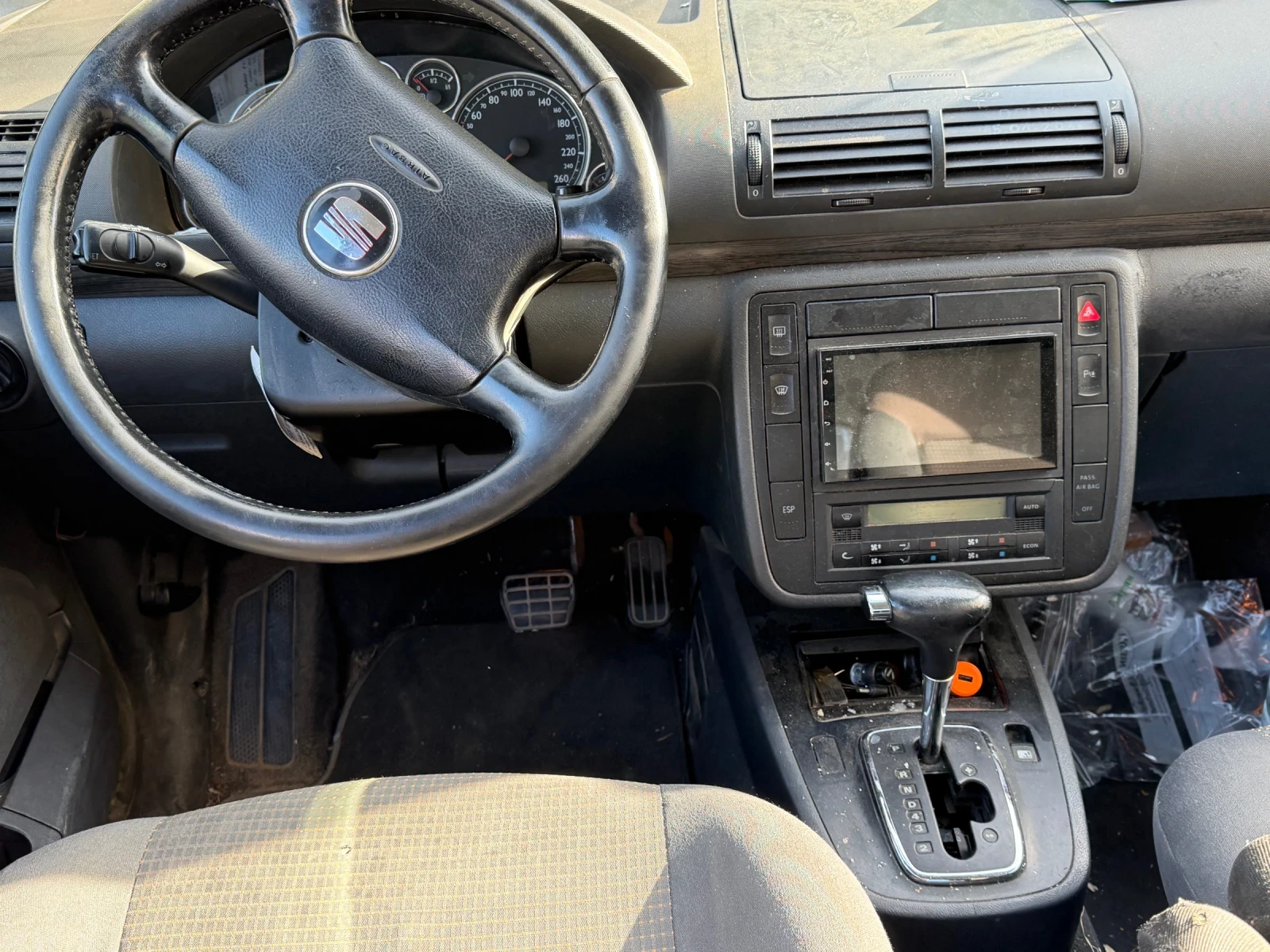 Seat Alhambra 1.9 TD?, снимка 5 - Автомобили и джипове - 56199011