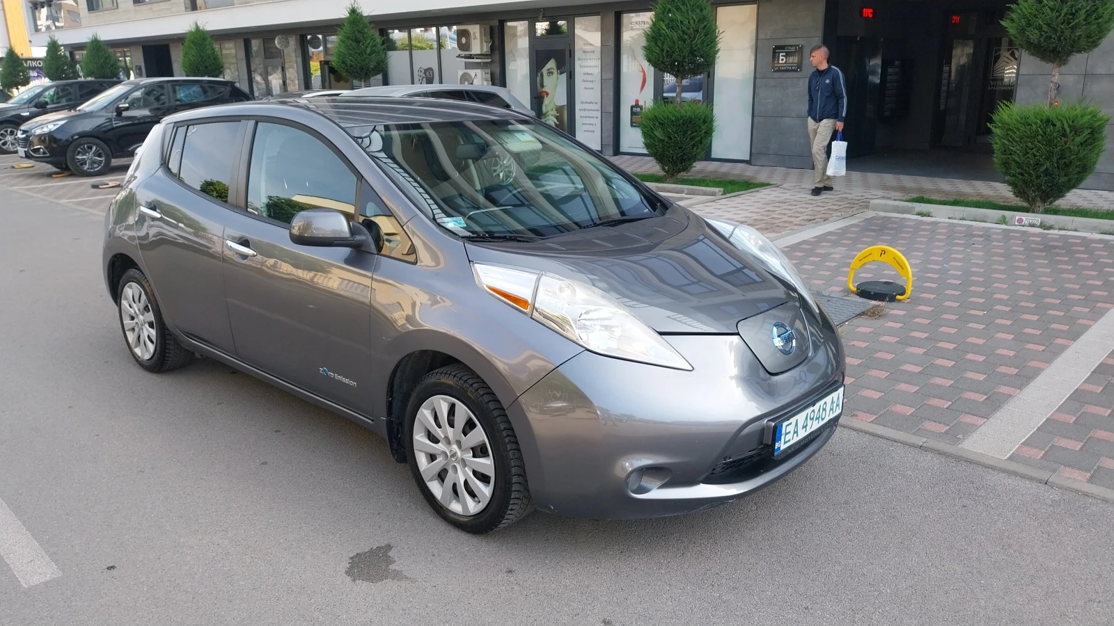 Nissan Leaf  44КW НОВА БАТЕРИЯ, снимка 2 - Автомобили и джипове - 56384564