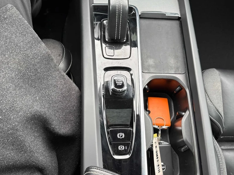 Volvo XC60 2022 R Design * CARFAX * БЕЗ ПЪРВОНАЧАЛНА ВНОСКА, снимка 12 - Автомобили и джипове - 52715044