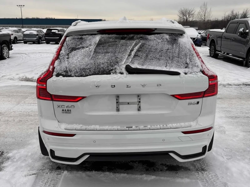 Volvo XC60 2022 R Design * CARFAX * БЕЗ ПЪРВОНАЧАЛНА ВНОСКА, снимка 5 - Автомобили и джипове - 52715044