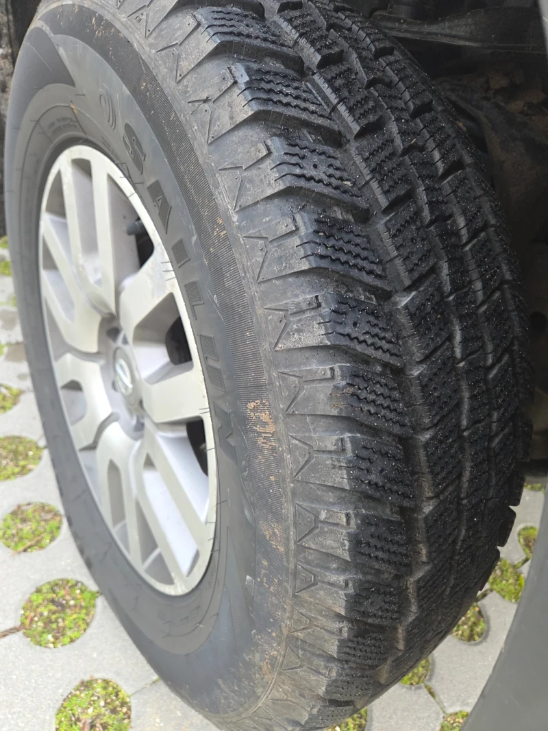 Nissan Navara, снимка 4 - Автомобили и джипове - 52867504