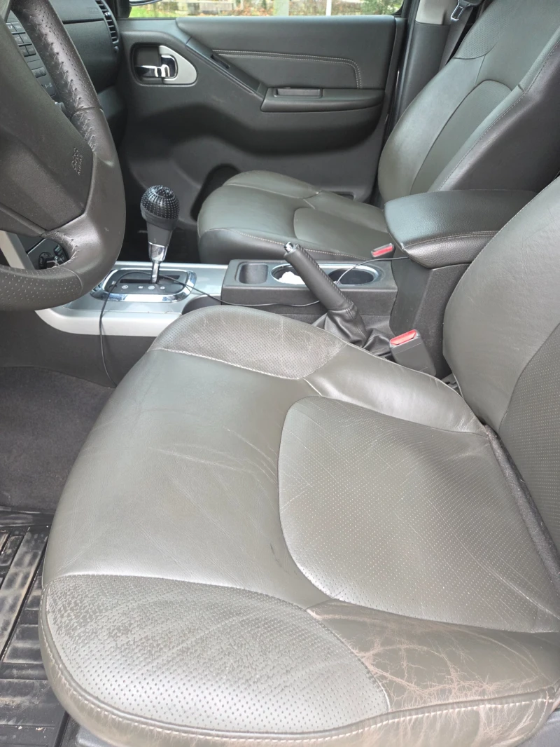 Nissan Navara, снимка 12 - Автомобили и джипове - 52867504