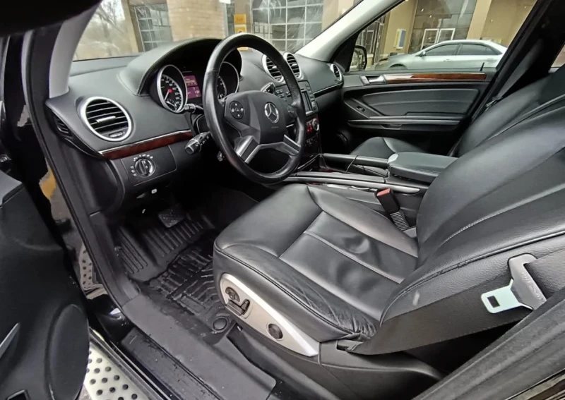 Mercedes-Benz GL 350 НА ПРУЖИНИ * * CARFAX * * АВТО КРЕДИТ * * , снимка 3 - Автомобили и джипове - 53103704