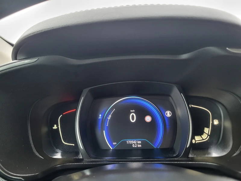 Renault Kadjar 1.5dCi, снимка 16 - Автомобили и джипове - 53275640