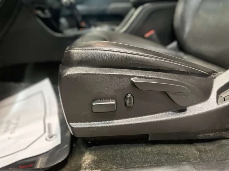 Chevrolet Colorado * Z71 Crew Cab 4x4 Diesel | Remote Start | Leather, снимка 10 - Автомобили и джипове - 53529147