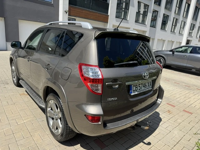 Toyota Rav4, снимка 10 - Автомобили и джипове - 54570623