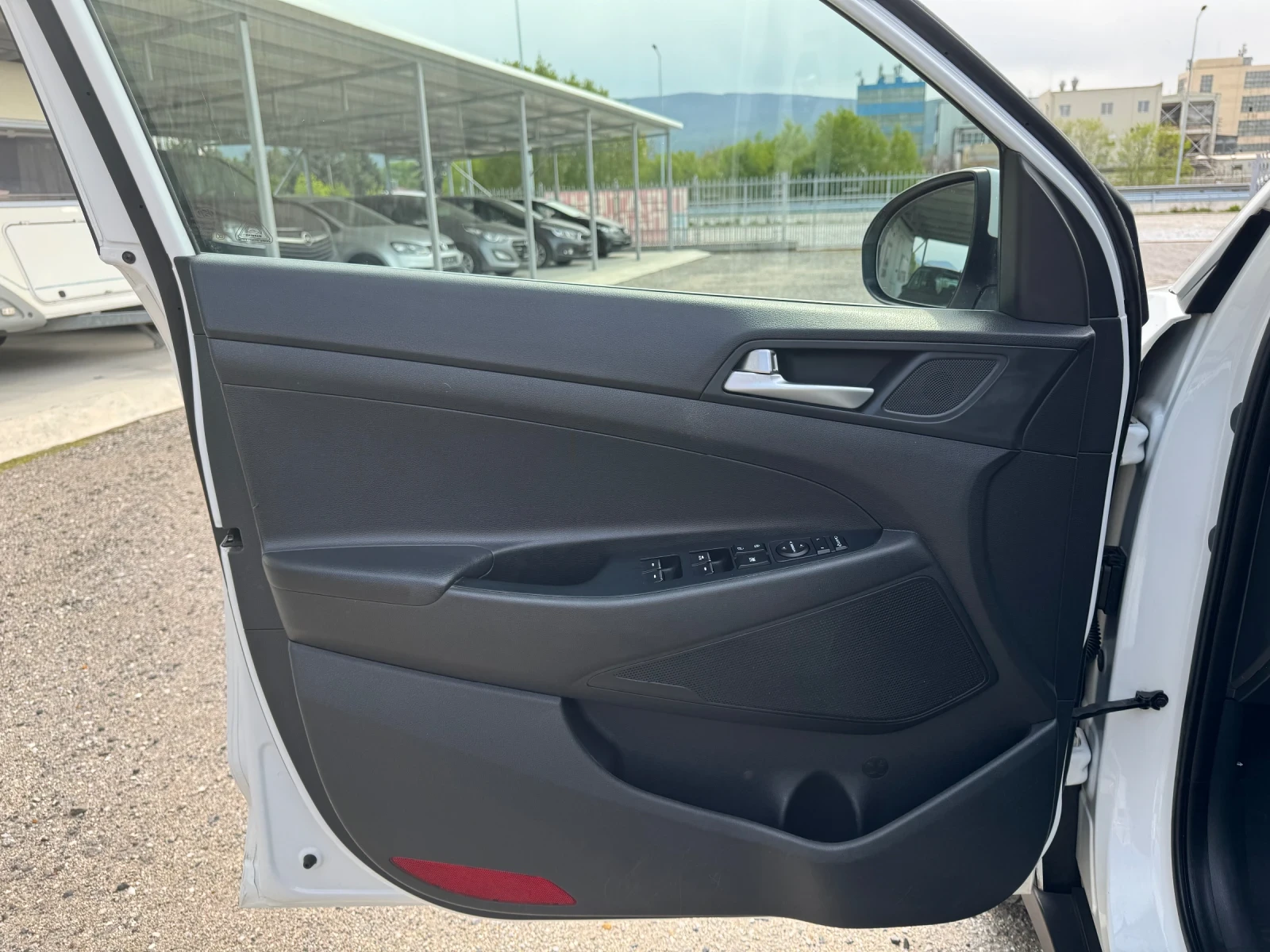 Hyundai Tucson 2.0CRDI Vertex 185кс 4WD Автоматик - изображение 7