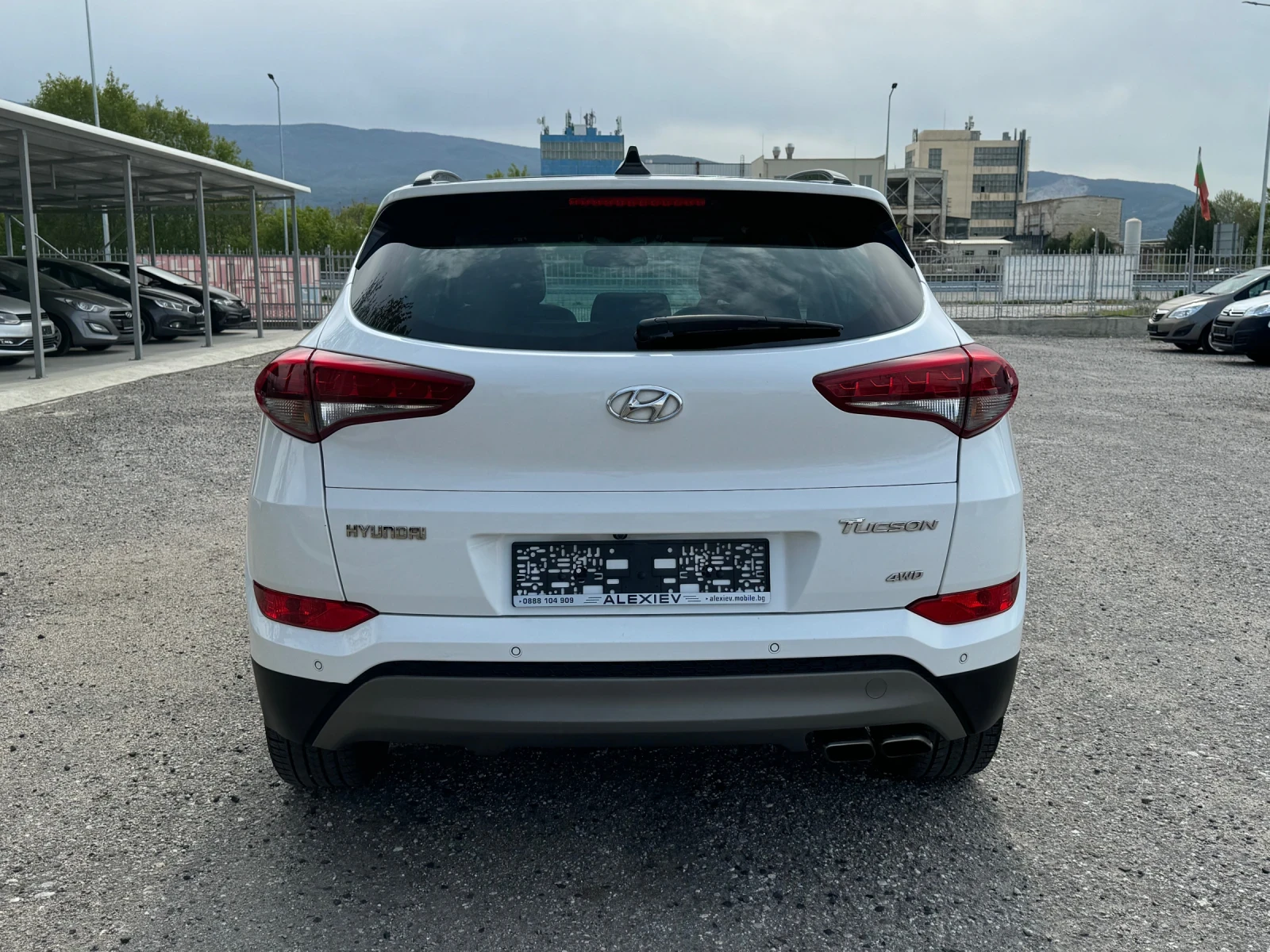 Hyundai Tucson 2.0CRDI Vertex 185кс 4WD Автоматик - изображение 5