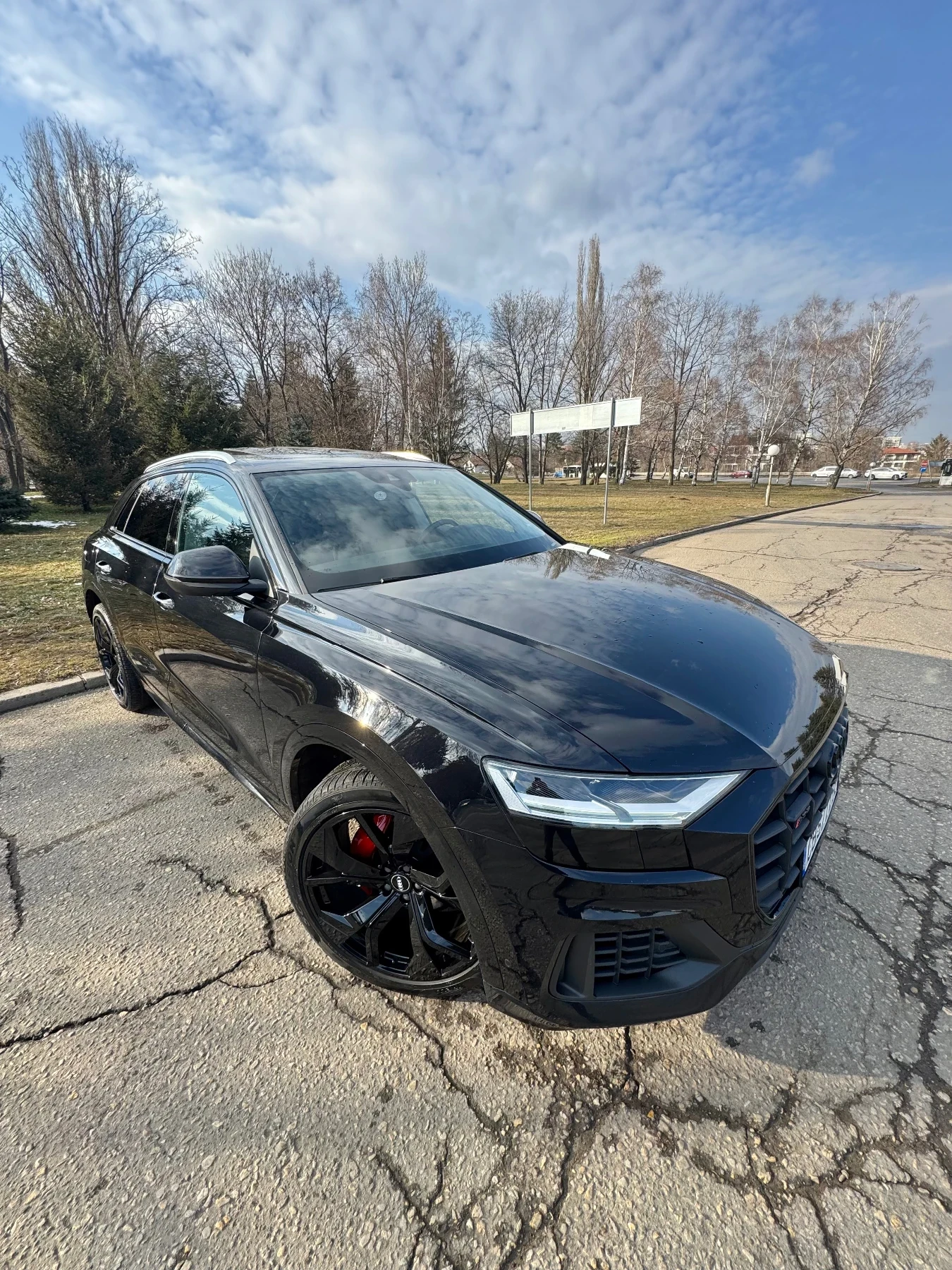 Audi Q8 S-line 5.5Tsfi Full-black  - изображение 3