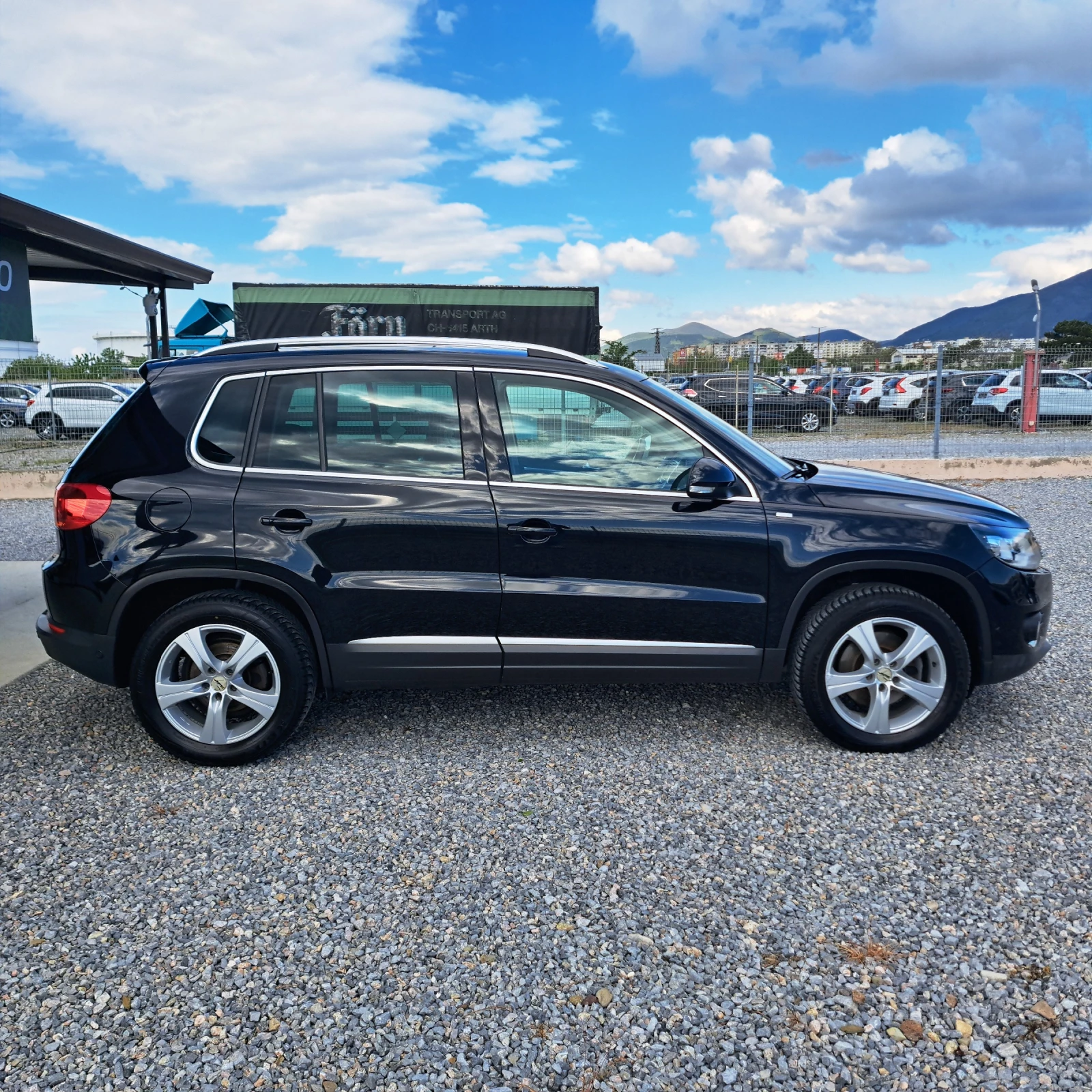 VW Tiguan 2.0 TDI Cup Sport & Style 4Motion* Pano* Navi* Led, снимка 6 - Автомобили и джипове - 54375332