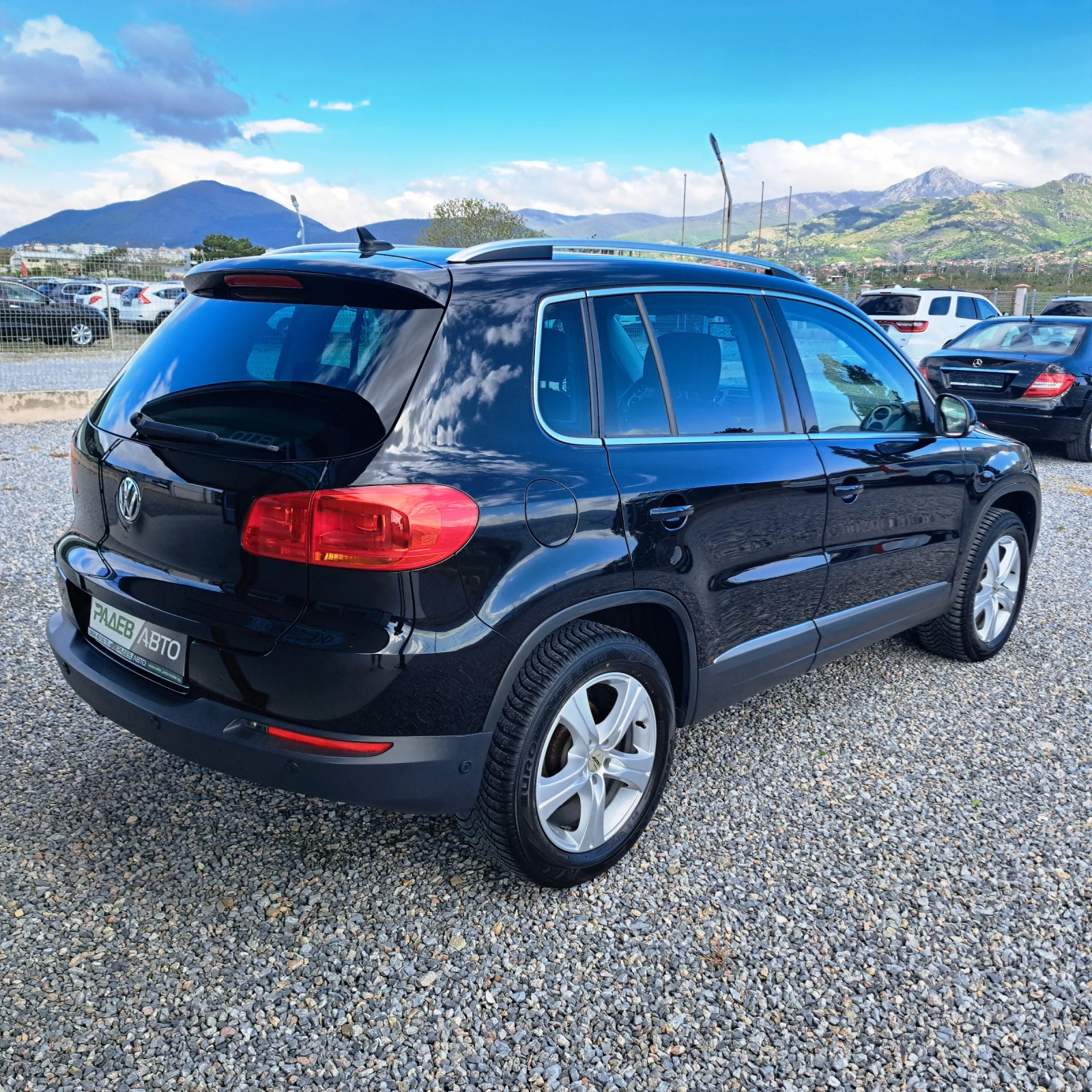 VW Tiguan 2.0 TDI Cup Sport & Style 4Motion* Pano* Navi* Led, снимка 7 - Автомобили и джипове - 54375332