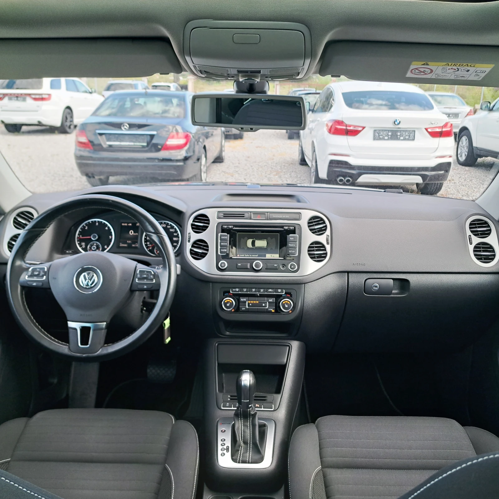 VW Tiguan 2.0 TDI Cup Sport & Style 4Motion* Pano* Navi* Led, снимка 13 - Автомобили и джипове - 54375332