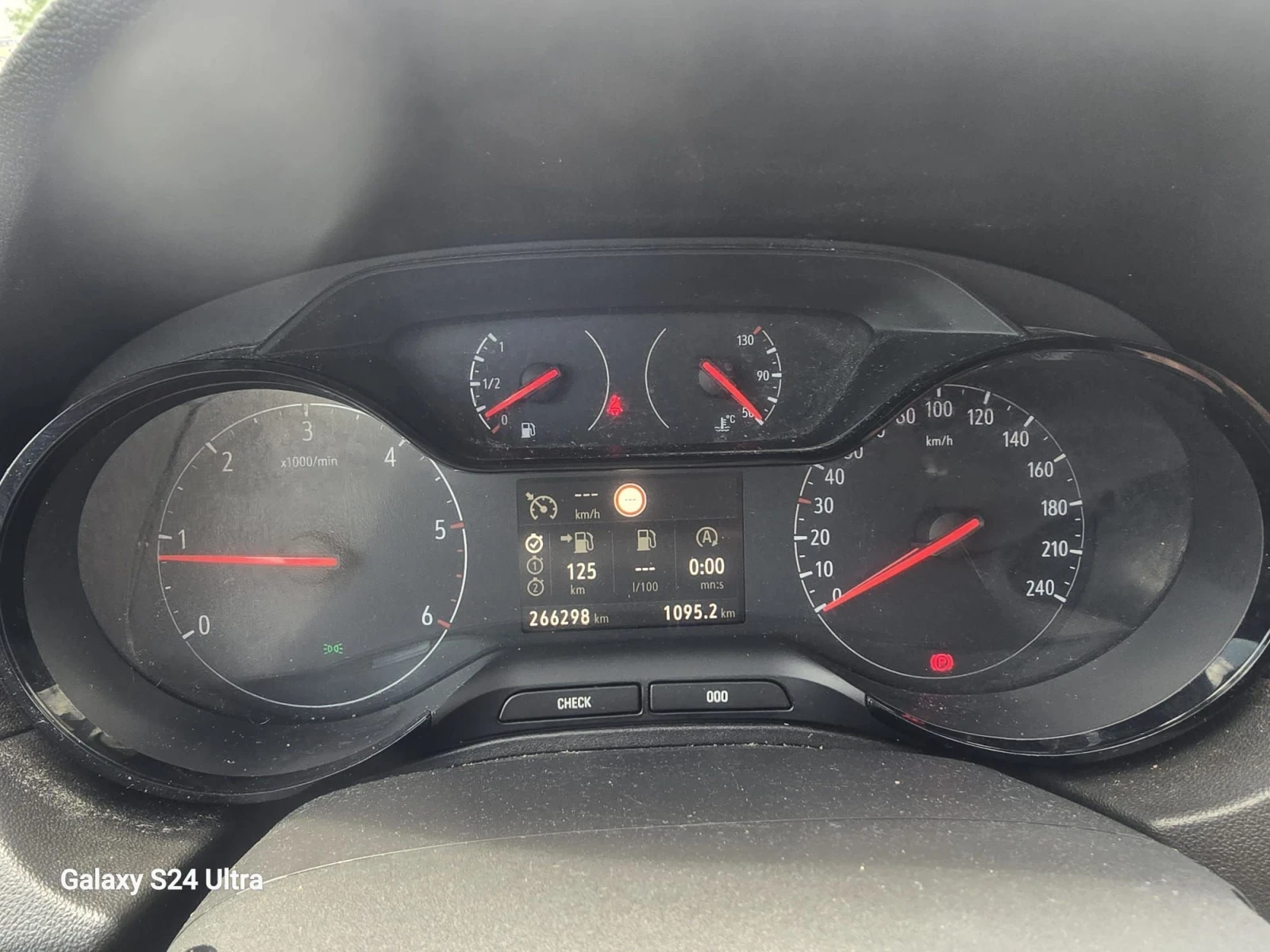 Opel Grandland X 1.6CDTI , снимка 16 - Автомобили и джипове - 54606379