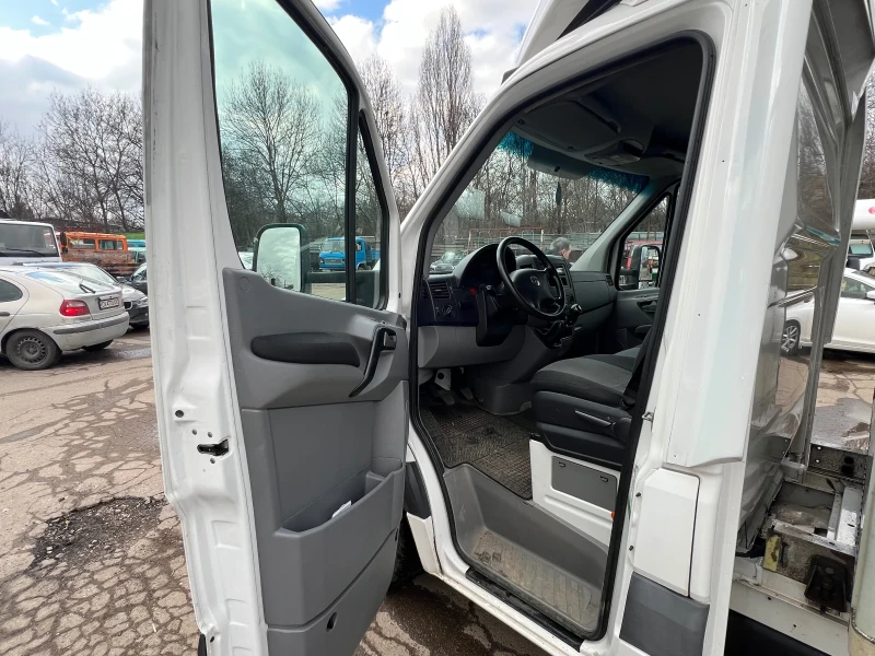 VW Crafter, снимка 13 - Бусове и автобуси - 49309402