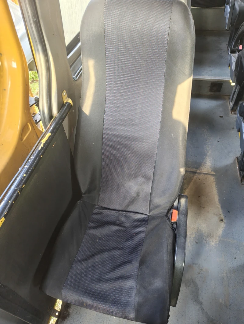 VW Crafter 2.5TDI, снимка 8 - Бусове и автобуси - 52745900