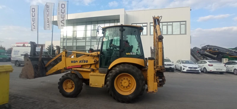 Багер Komatsu WB93R-5, снимка 1 - Индустриална техника - 48025876