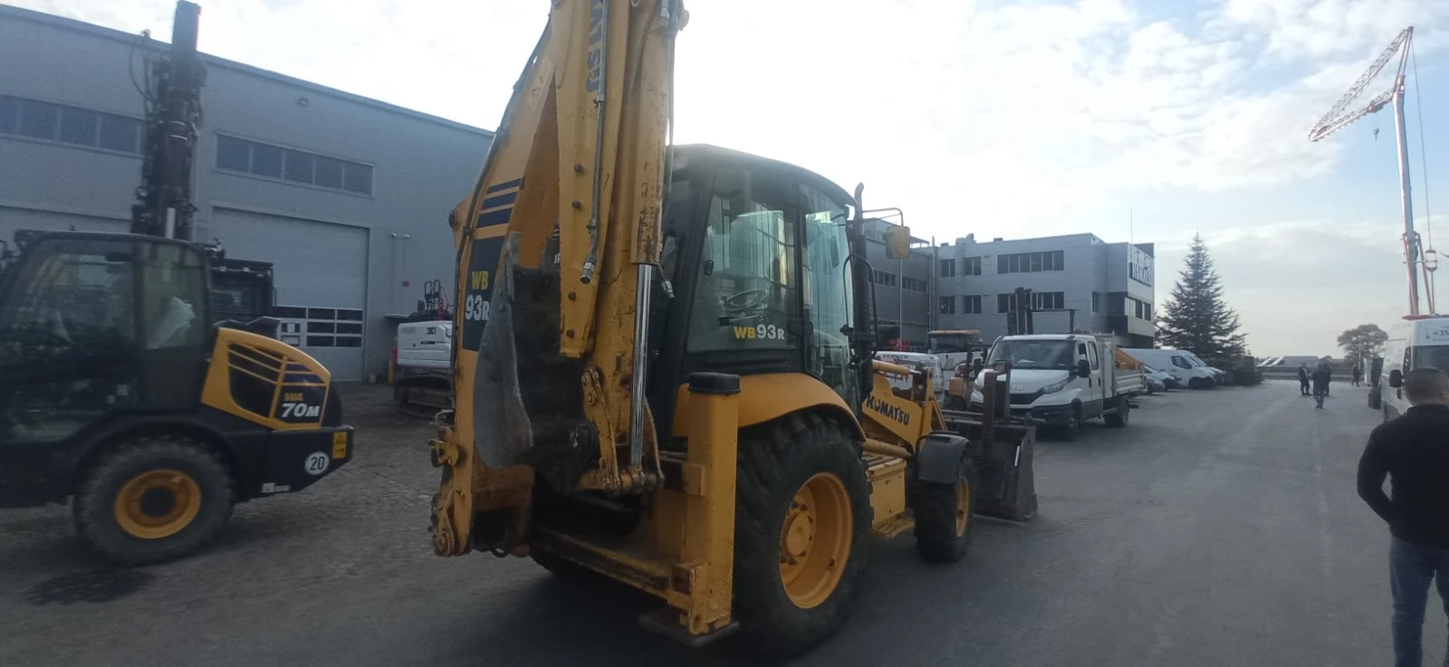 Багер Komatsu WB93R-5 - изображение 2