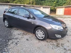 Opel Astra 1, 6 бензин 115коня , снимка 1