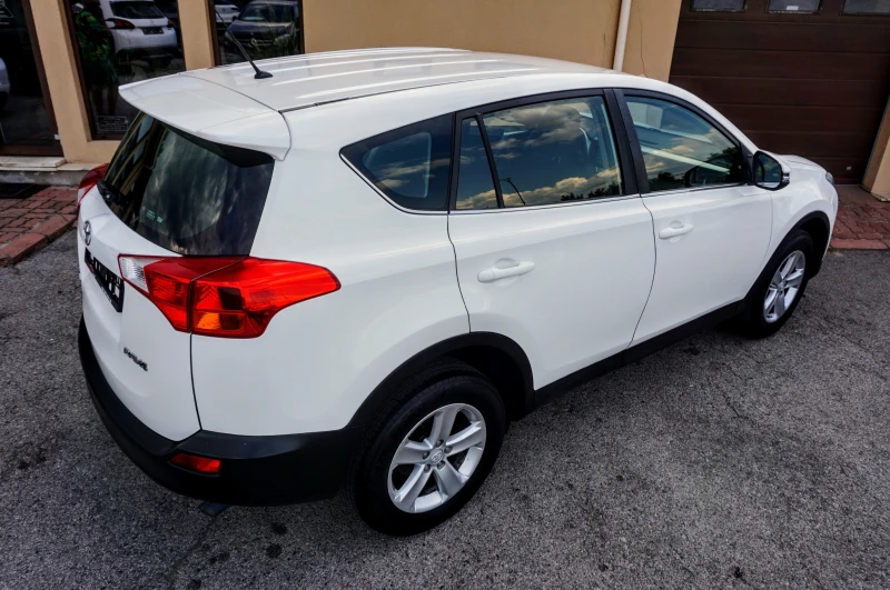 Toyota Rav4 2.0 D-4D ACTIVE, снимка 3 - Автомобили и джипове - 34365595