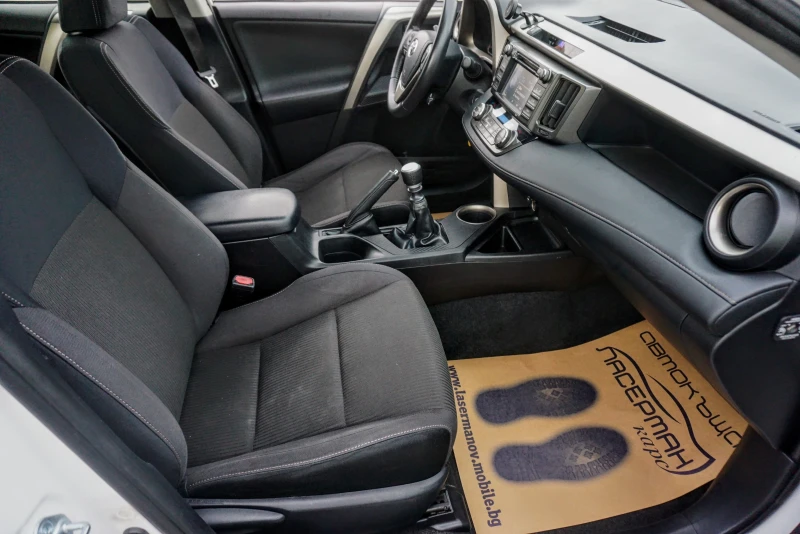 Toyota Rav4 2.0 D-4D ACTIVE, снимка 11 - Автомобили и джипове - 34365595