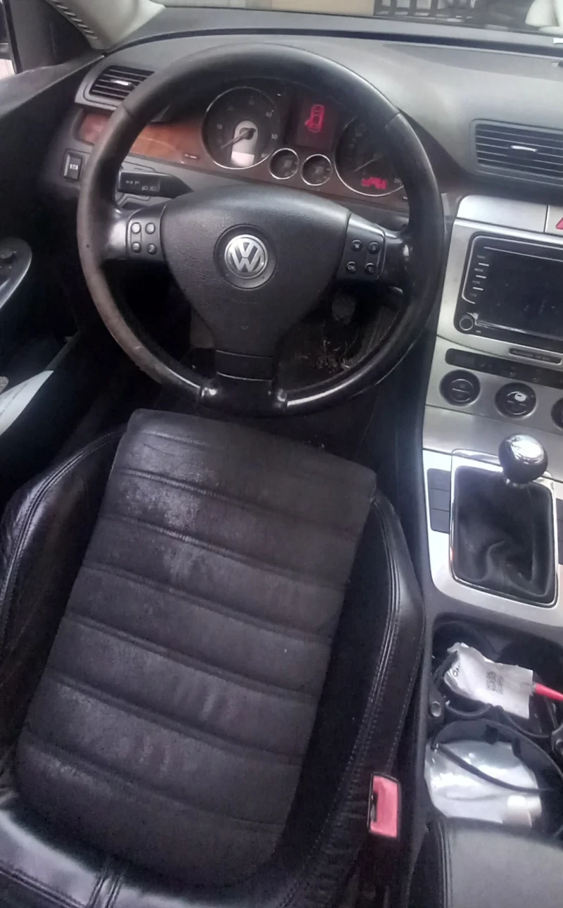 VW Passat 2.0 TDI, снимка 10 - Автомобили и джипове - 47041366