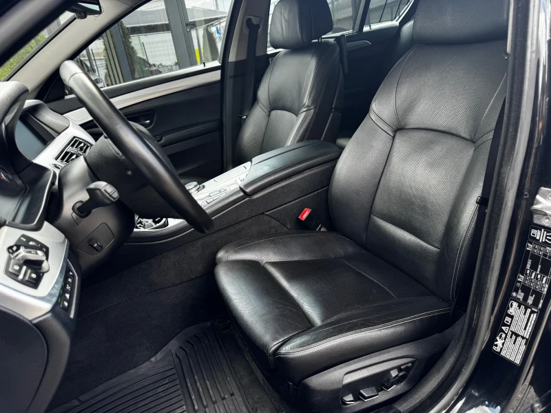 BMW 530 d xDrive LED PANO Keyless HUD Soft-close Обдухване, снимка 9 - Автомобили и джипове - 50884492