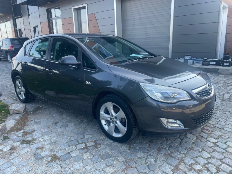 Opel Astra 1.4i Elective, снимка 3 - Автомобили и джипове - 52084156
