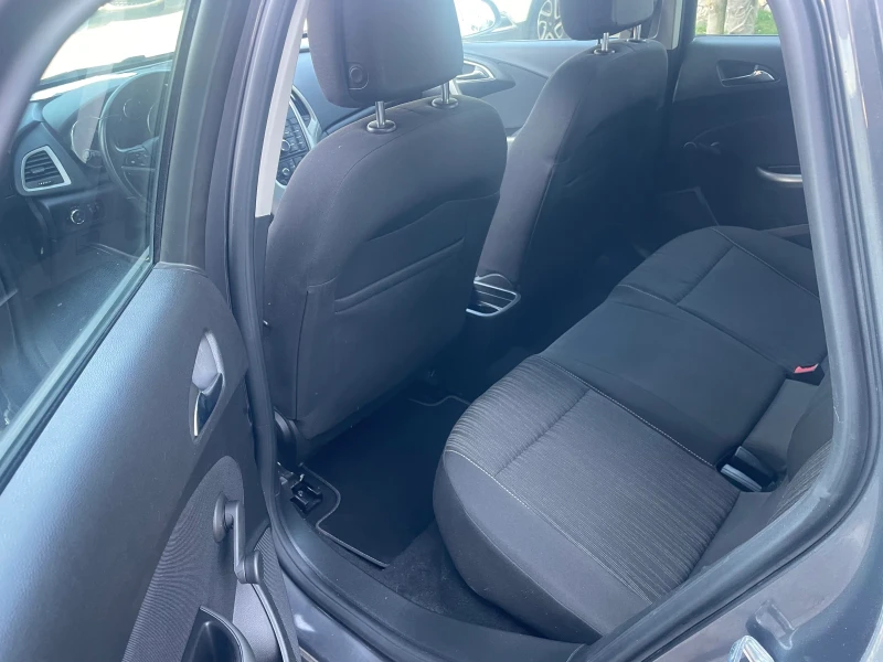 Opel Astra 1.4i Elective, снимка 7 - Автомобили и джипове - 52084156