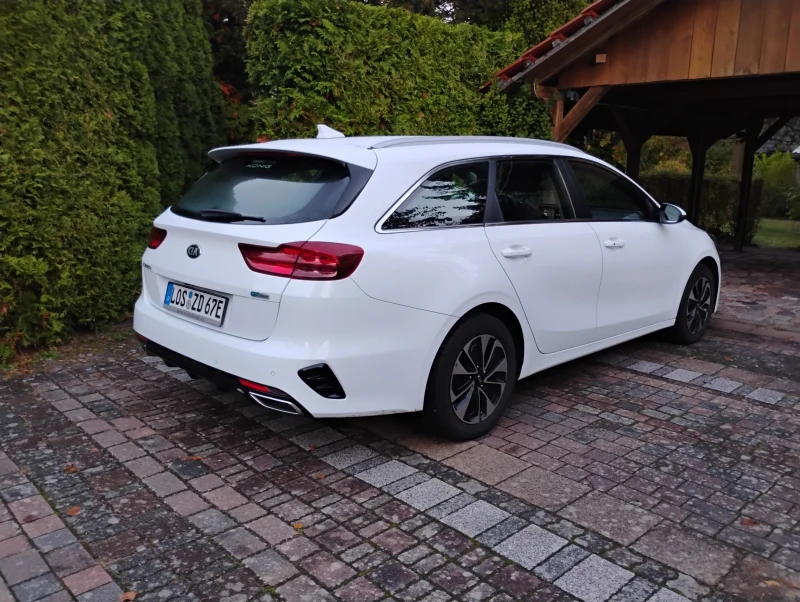 Kia Ceed Ceed SW Plug in Hybrid , снимка 5 - Автомобили и джипове - 52501609