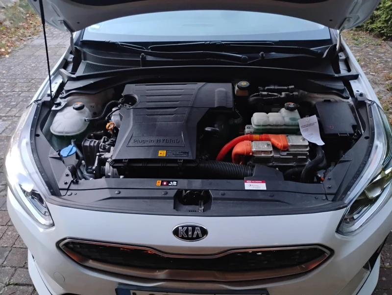 Kia Ceed Ceed SW Plug in Hybrid , снимка 11 - Автомобили и джипове - 52501609