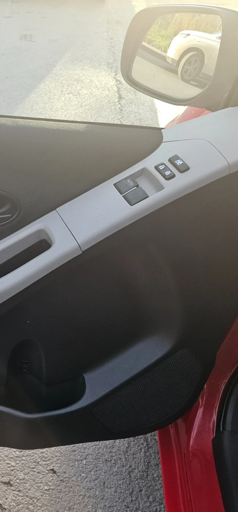 Toyota Yaris, снимка 9 - Автомобили и джипове - 52730795