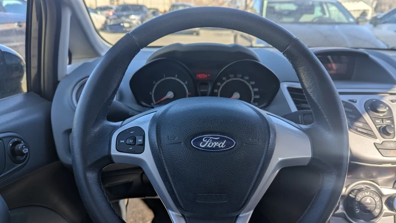 Ford Fiesta, снимка 8 - Автомобили и джипове - 53167913