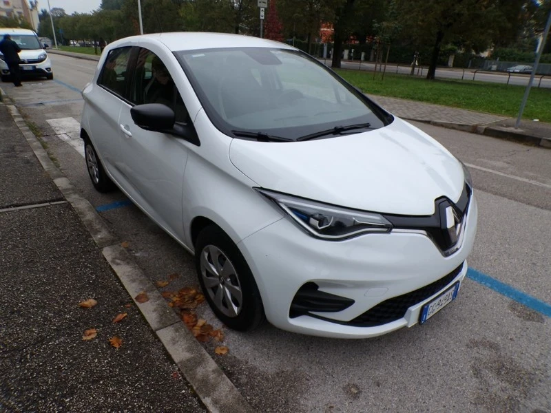 Renault Zoe 52kwh само на 17000 км, снимка 2 - Автомобили и джипове - 52841076