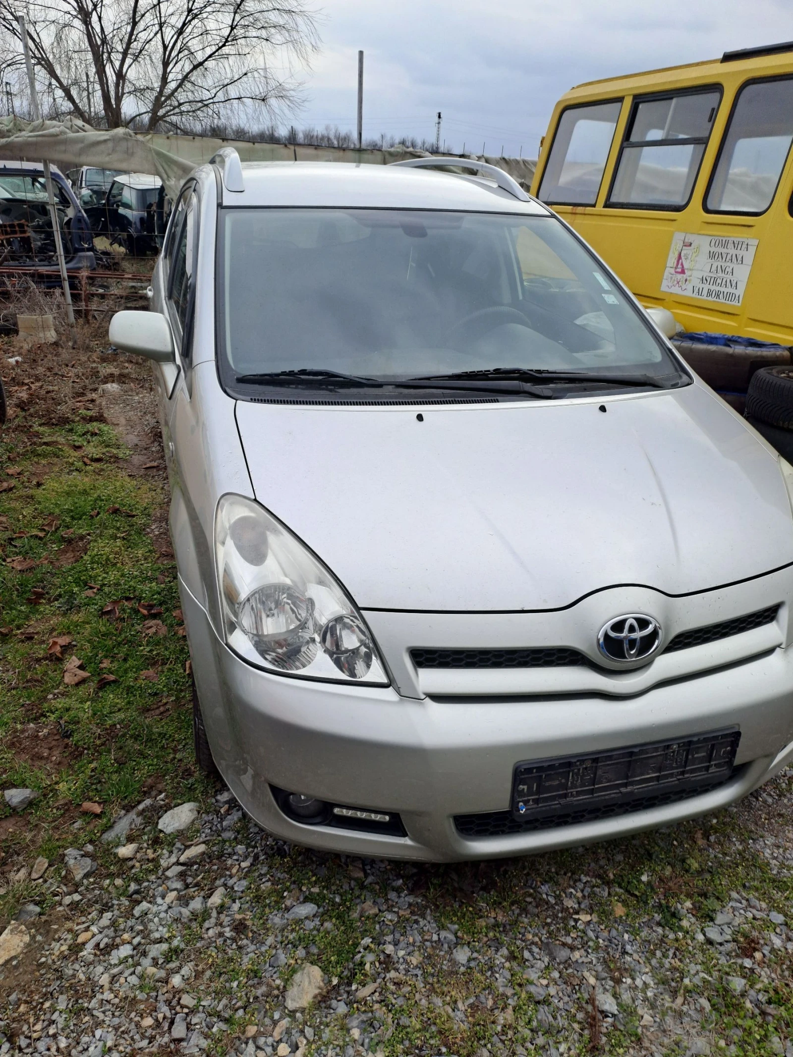 Toyota Corolla verso 2.2 D-CAT, снимка 1