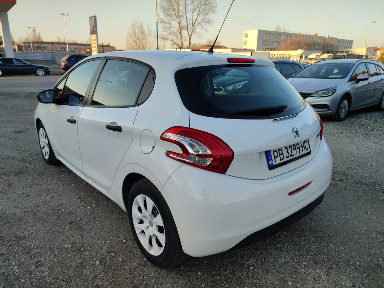 Peugeot 208 1.4 HDI - изображение 2