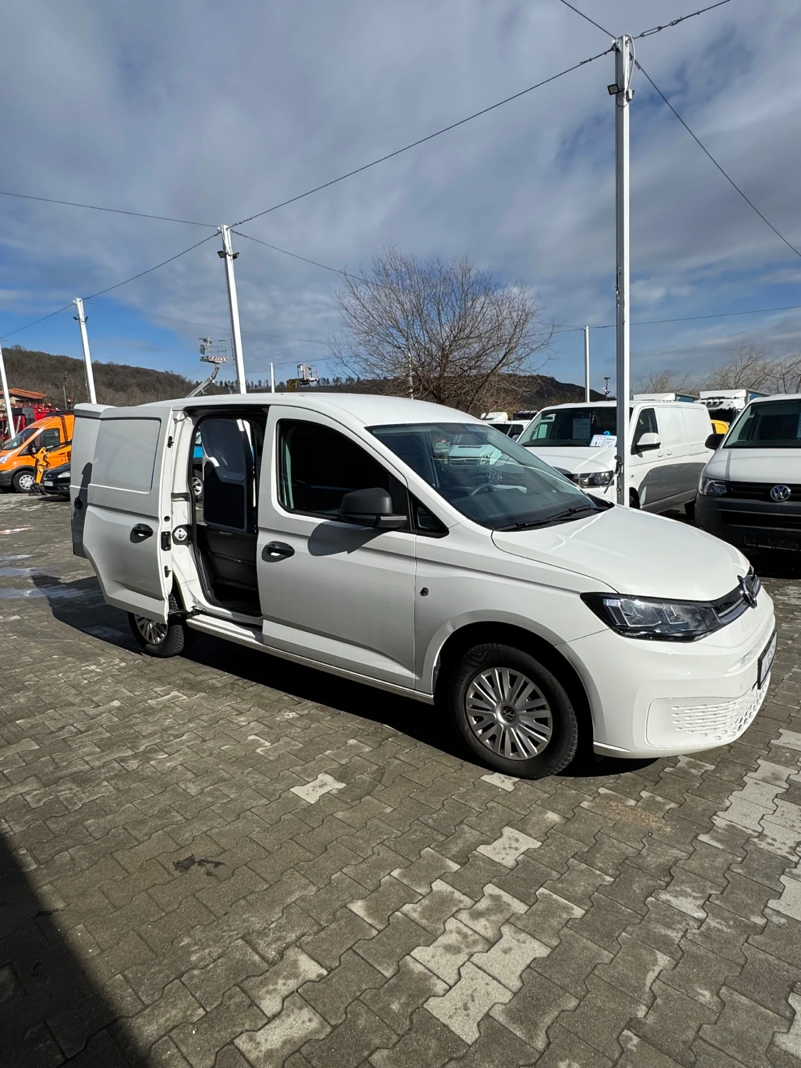 VW Caddy 2.0TDI, снимка 10 - Автомобили и джипове - 48498845