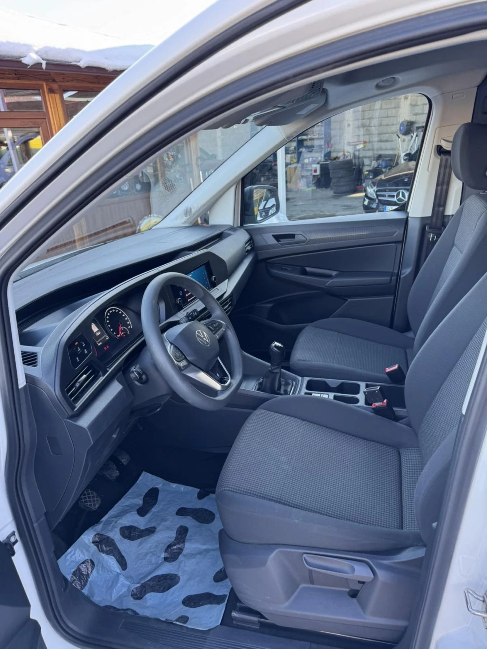 VW Caddy 2.0TDI | Mobile.bg — изображение 15