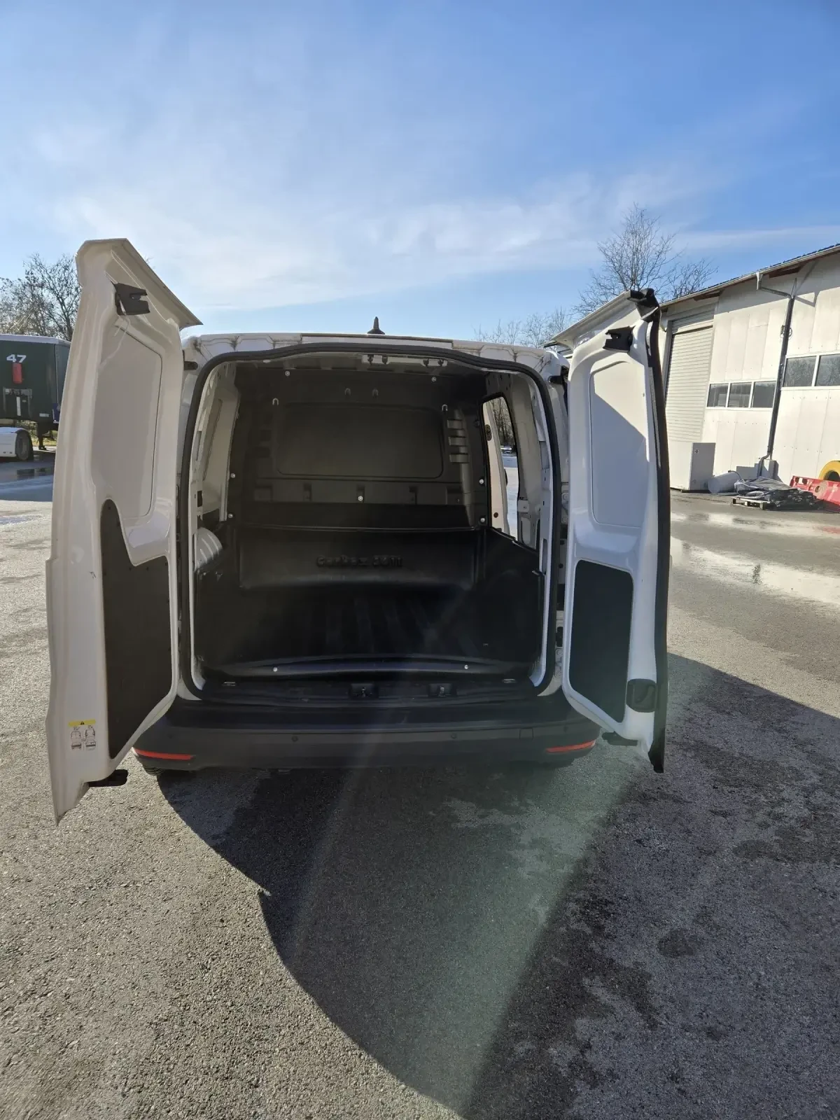 VW Caddy 2.0TDI | Mobile.bg — изображение 11