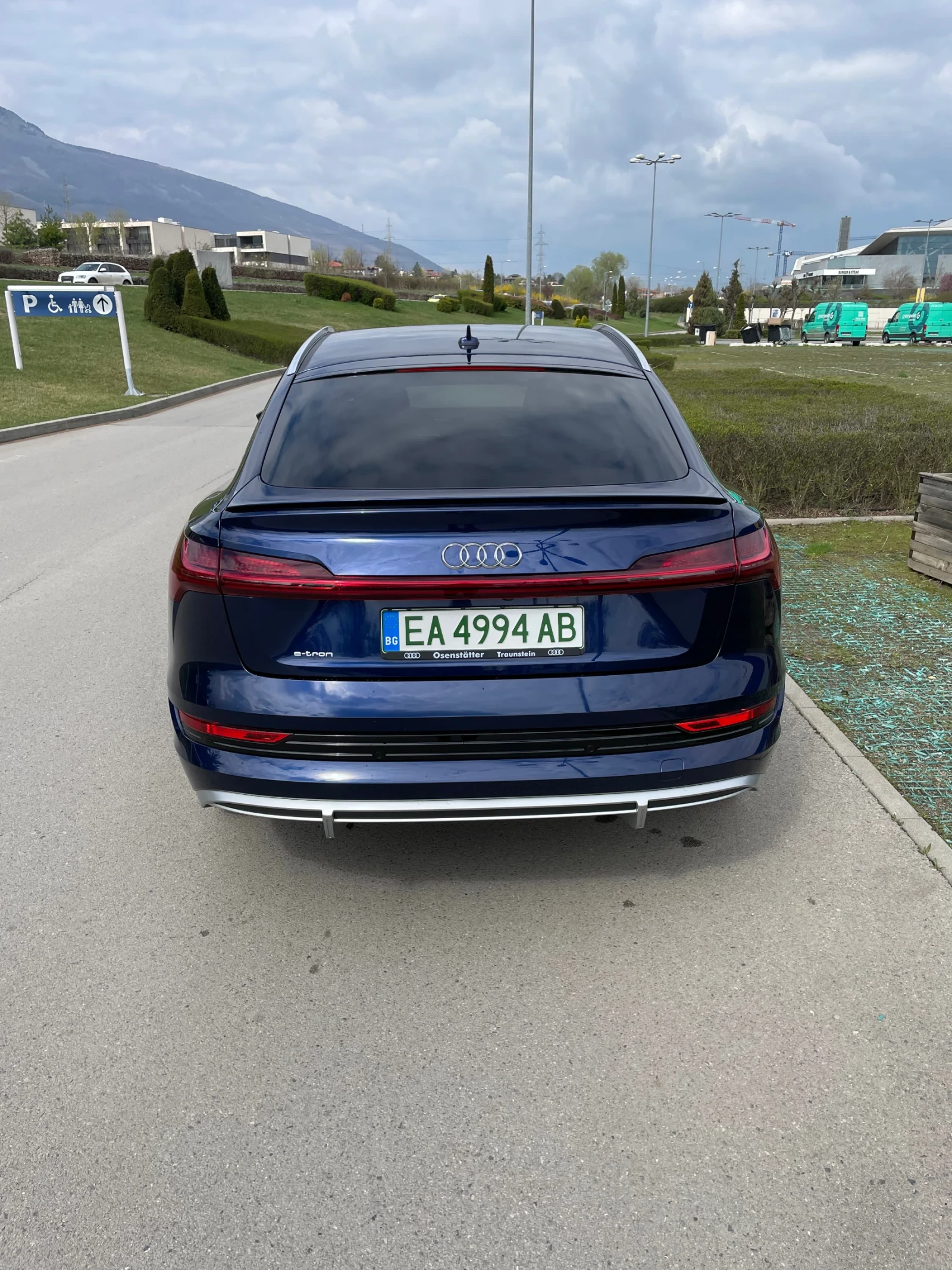 Audi E-Tron Sportback - изображение 2
