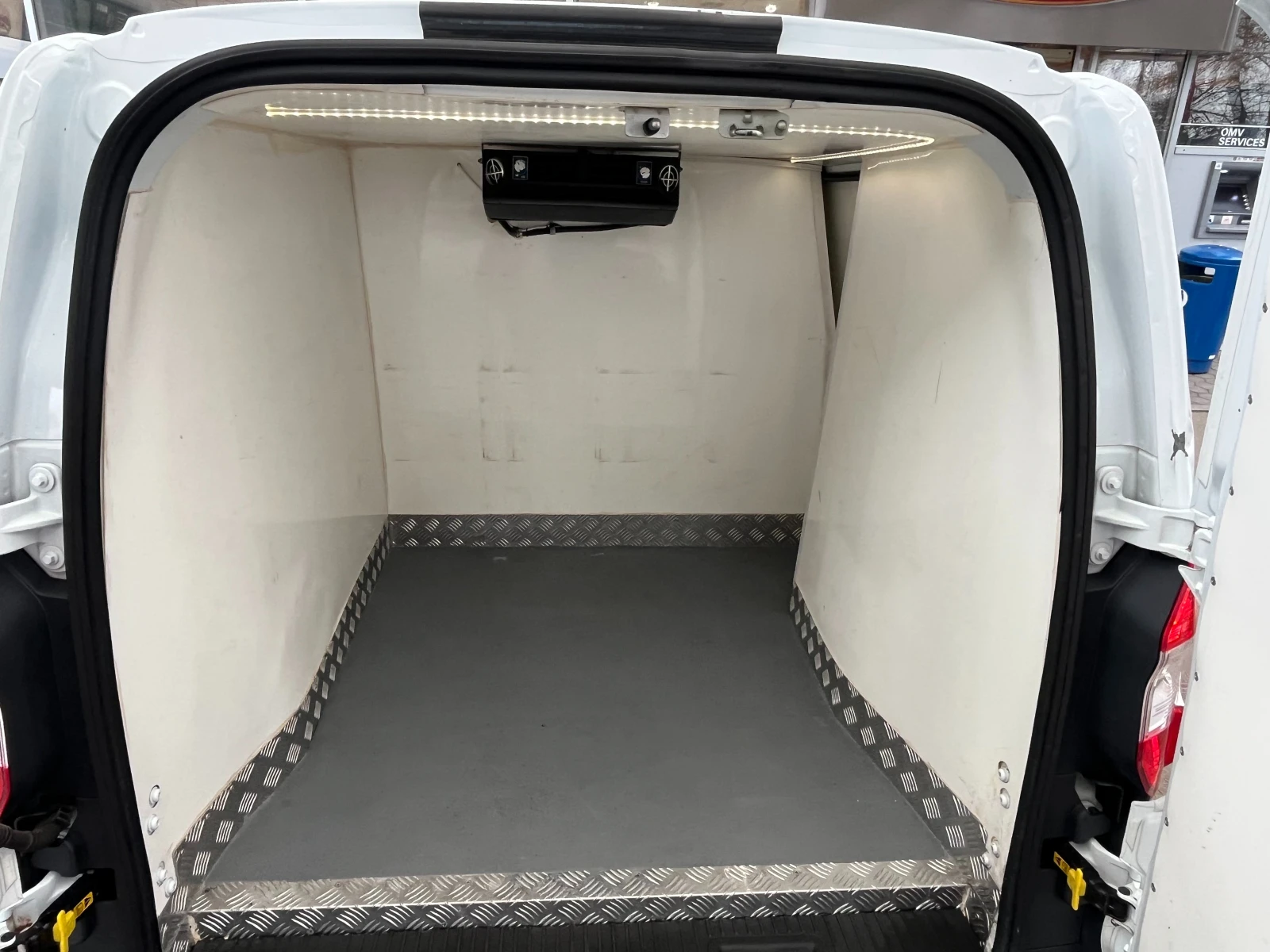 Ford Courier 1.5d/95к.с./Хладилен/N1 - изображение 7