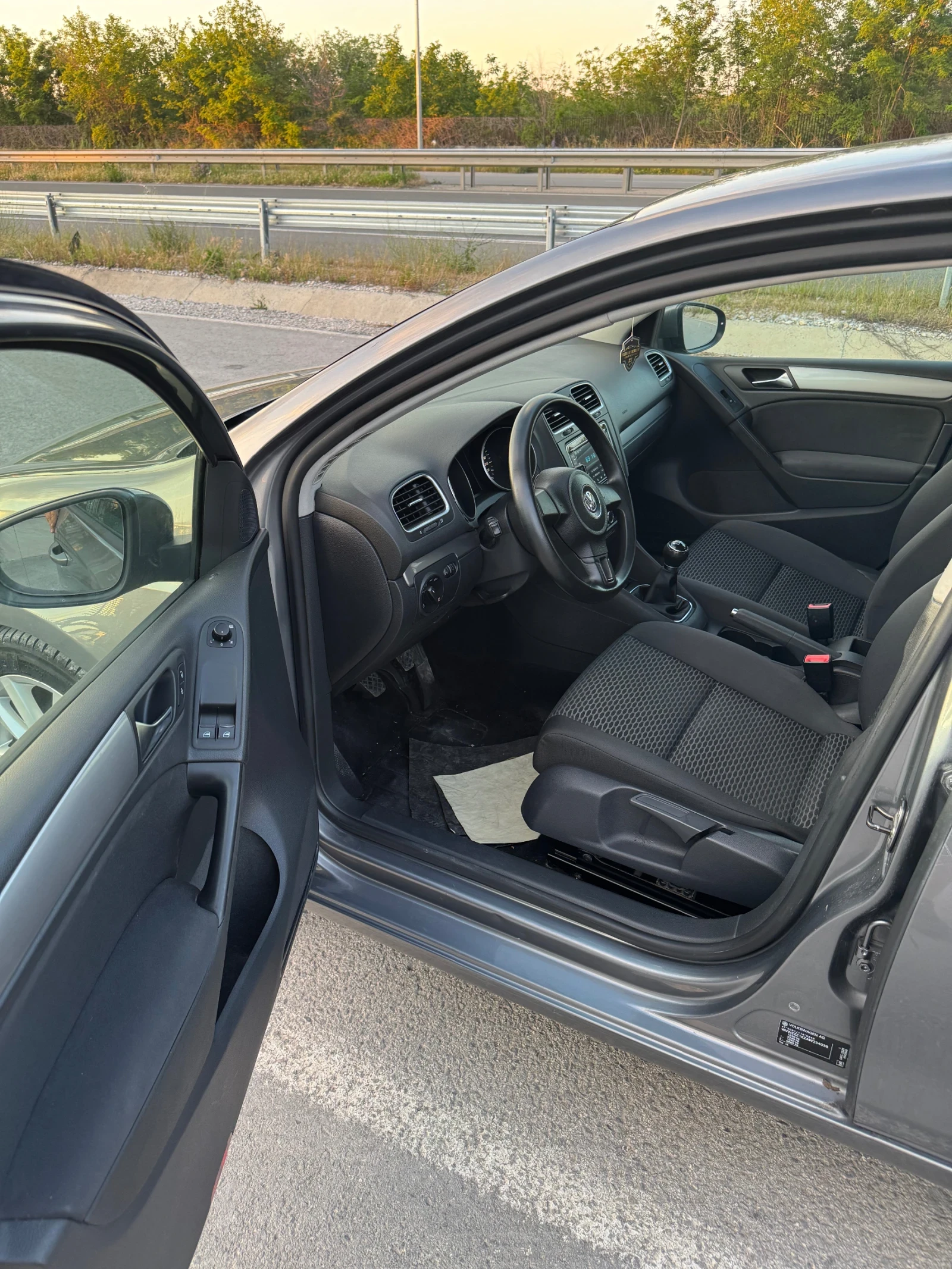 VW Golf 1.6tdi Белгия - изображение 7