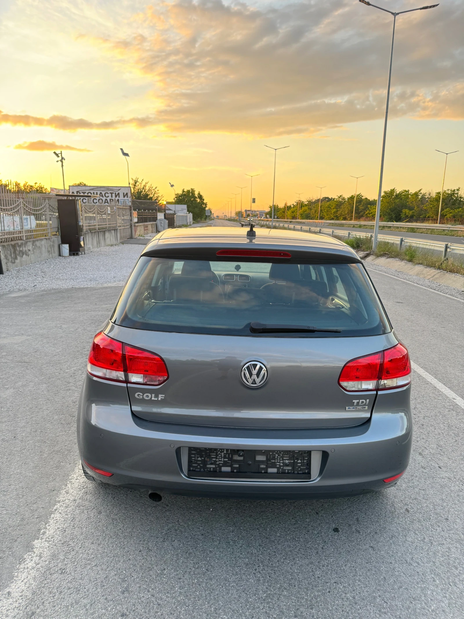 VW Golf 1.6tdi Белгия - изображение 5