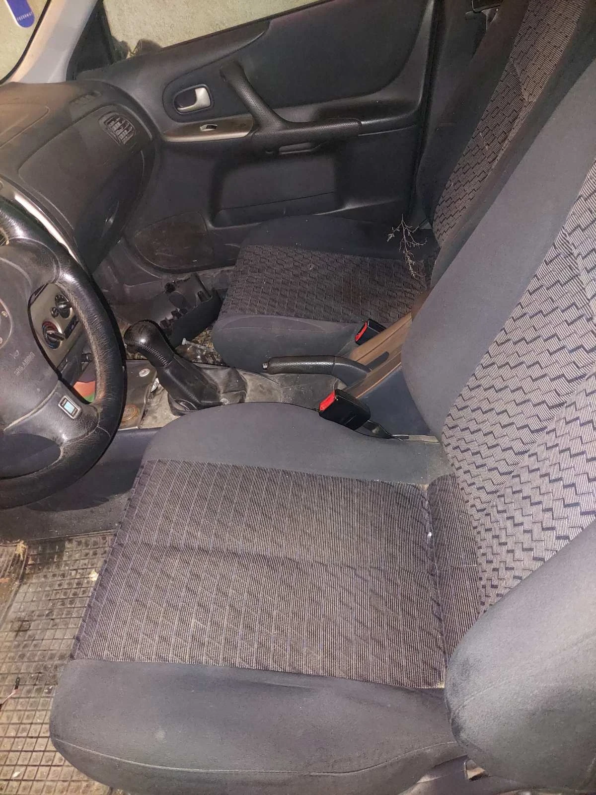 Mazda 323  - изображение 9