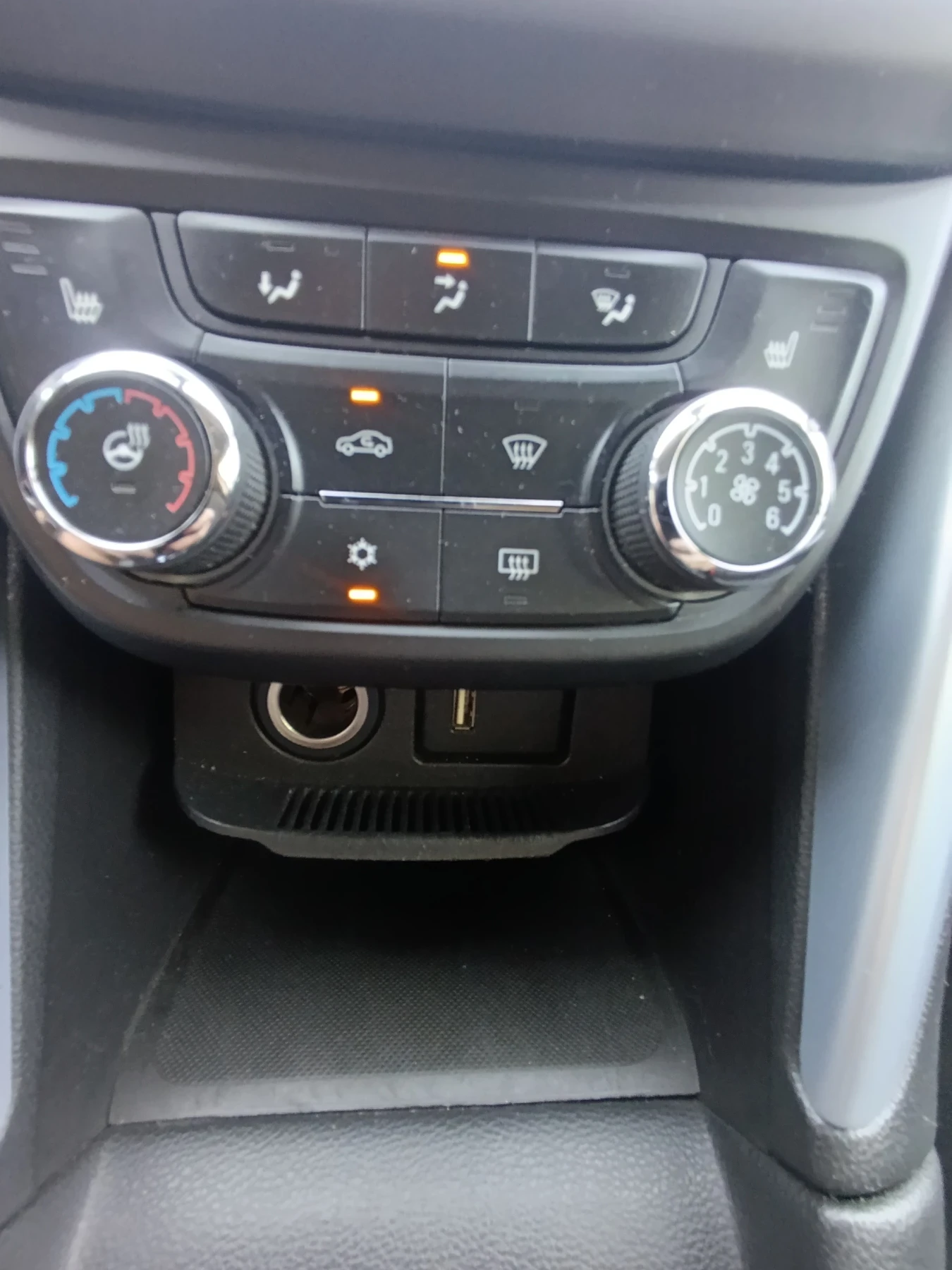 Opel Zafira 1.6 дизел - изображение 10