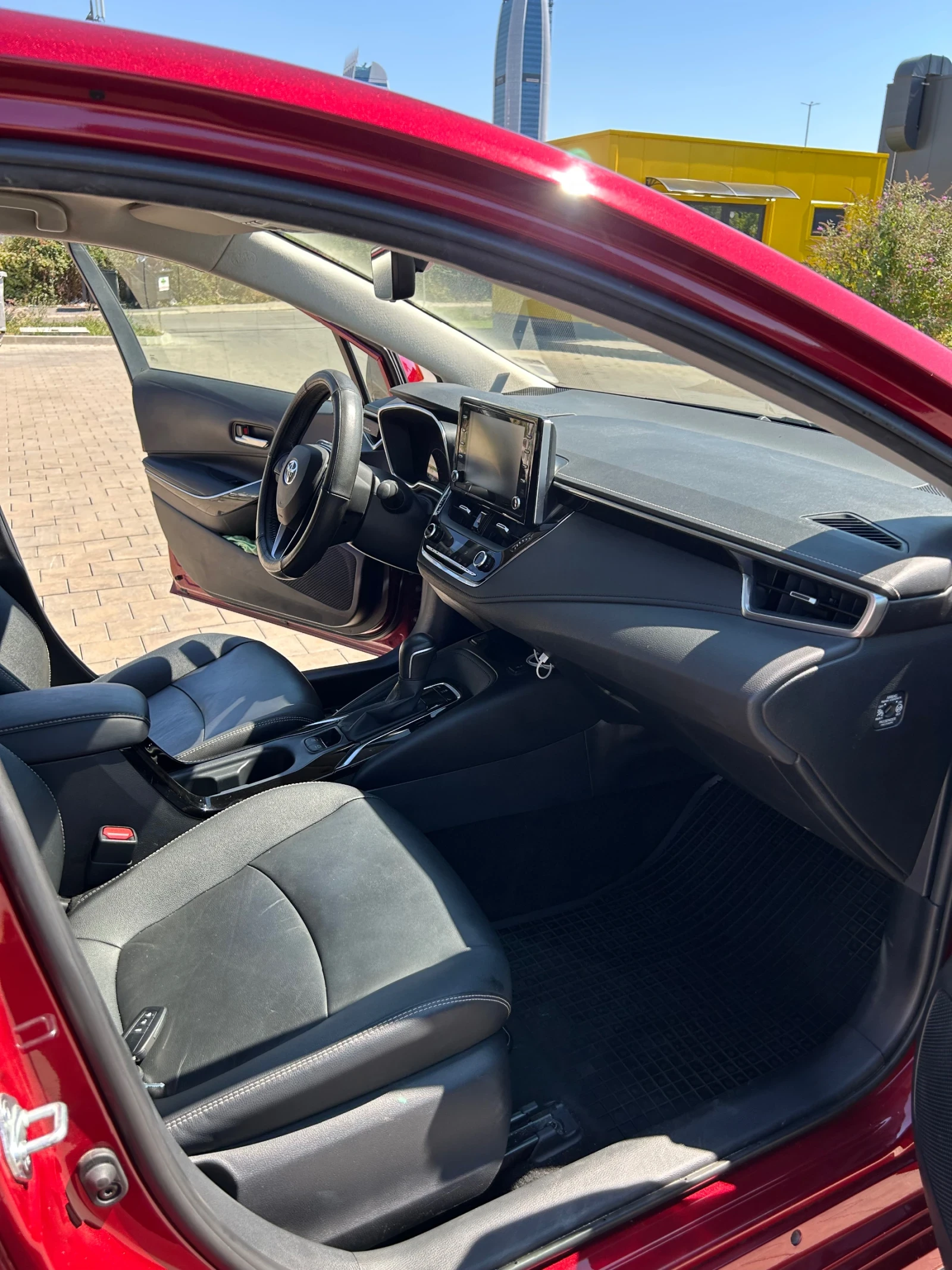 Toyota Corolla 1.6i CVT Luxury Гаранция - изображение 9
