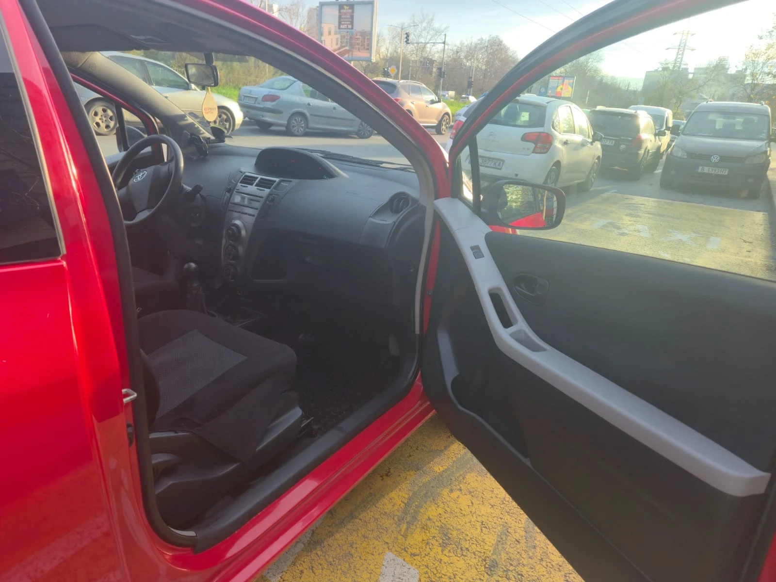 Toyota Yaris  - изображение 7