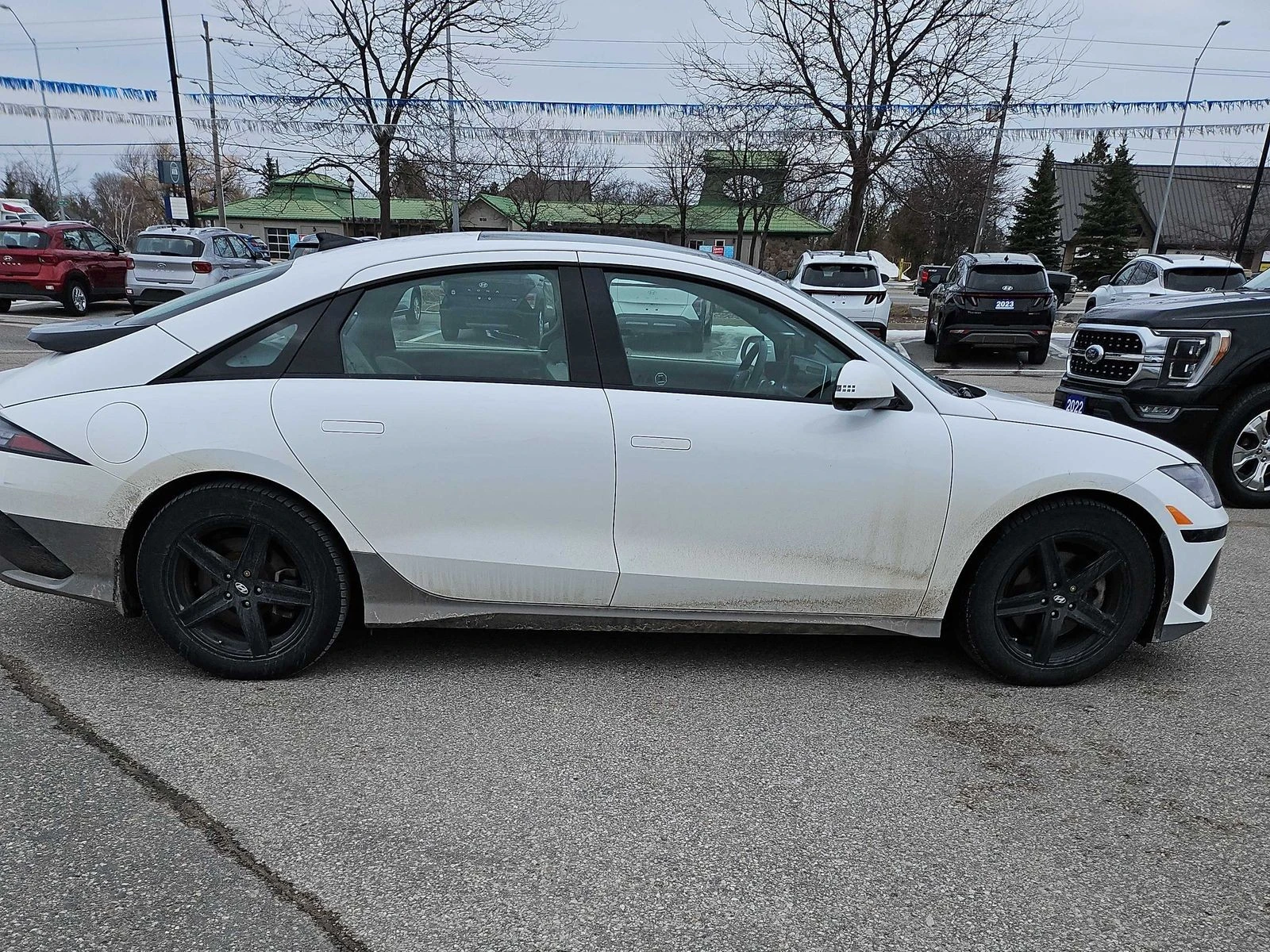 Hyundai Ioniq 6 Preferred Long Range С РЕГИСТРАЦИЯ & АВТО КРЕДИТ, снимка 4 - Автомобили и джипове - 53911941