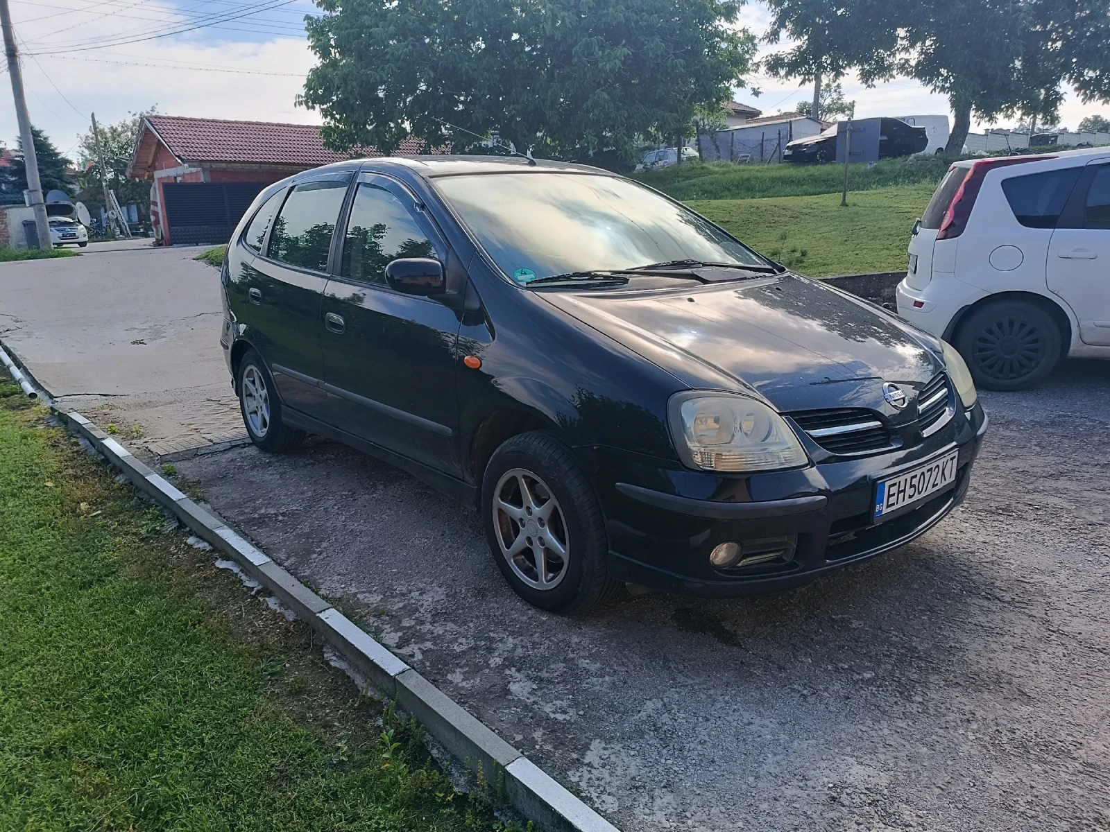 Nissan Almera tino, снимка 8 - Автомобили и джипове - 54889920