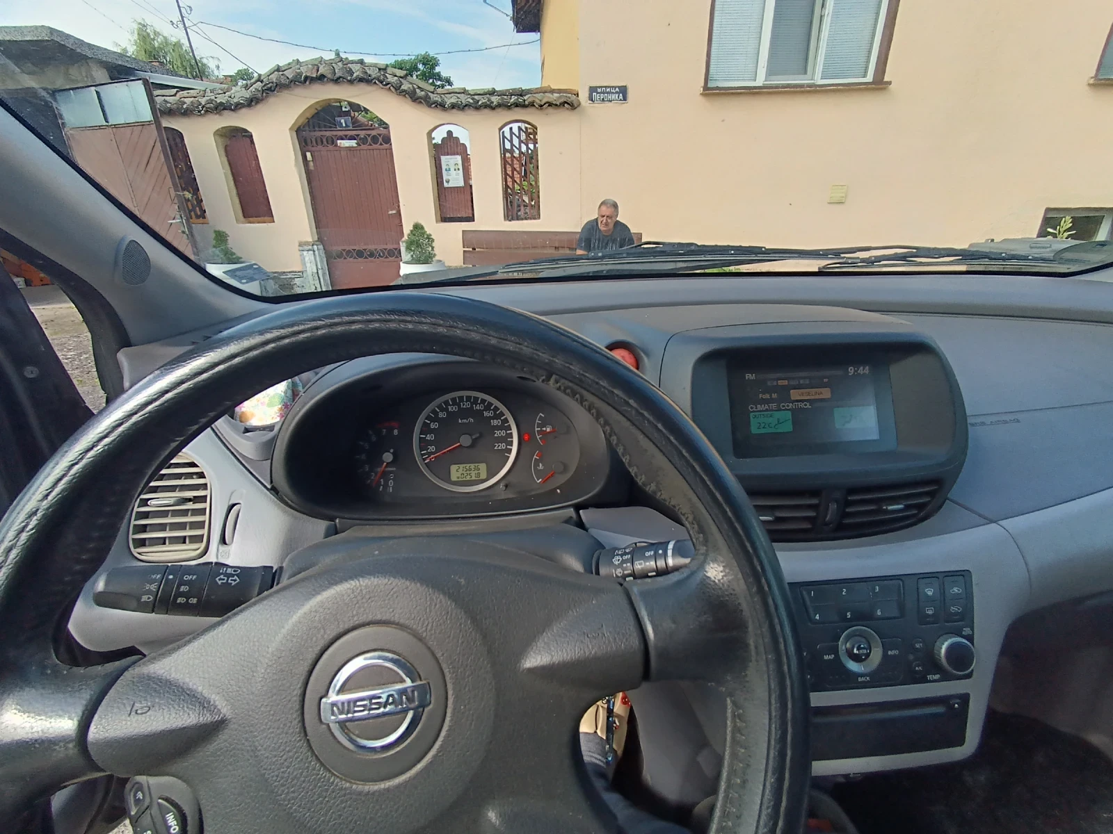 Nissan Almera tino, снимка 14 - Автомобили и джипове - 54889920