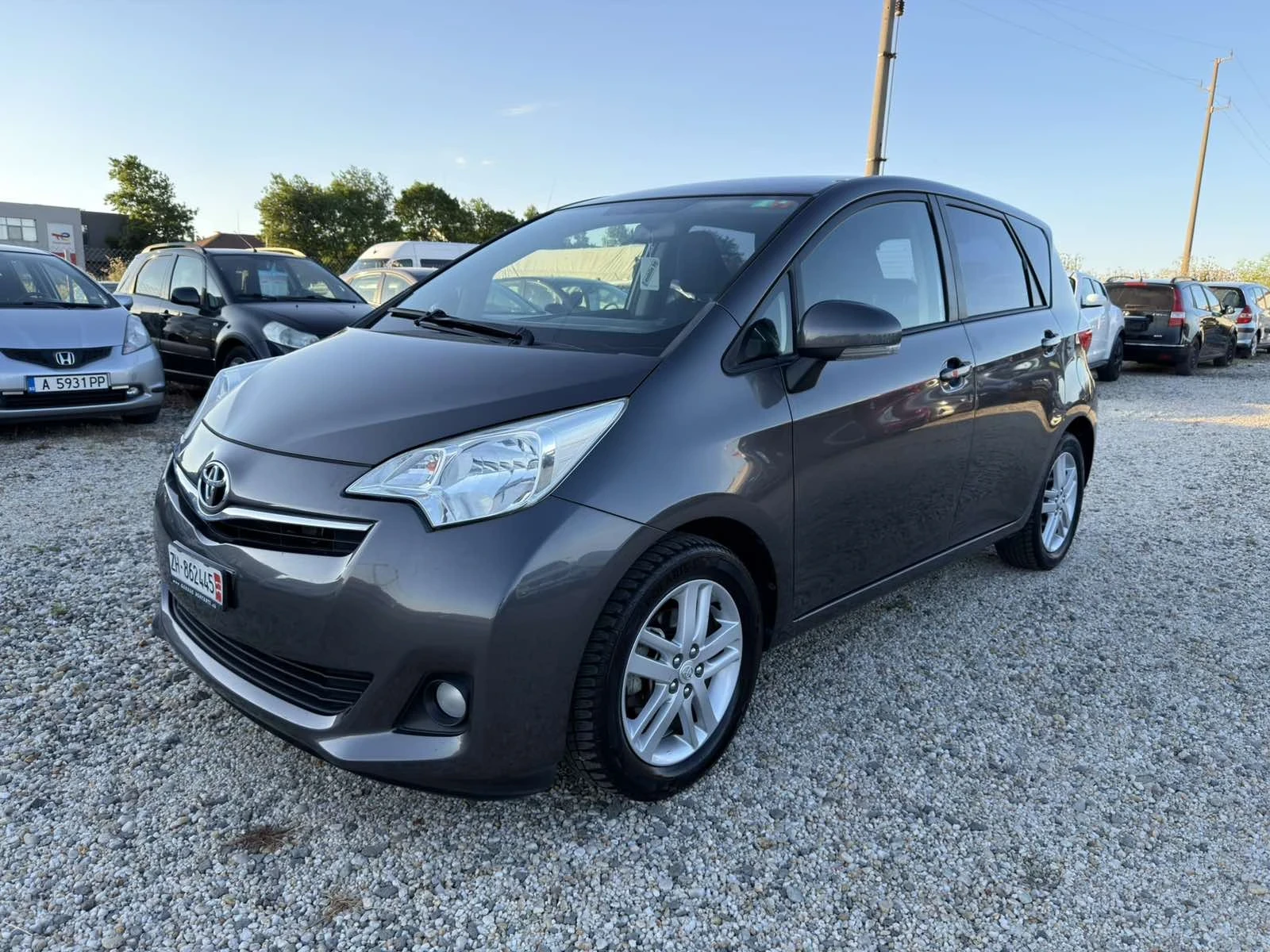 Toyota Verso S 1.3 VVT-i Automat, снимка 2 - Автомобили и джипове - 54974218